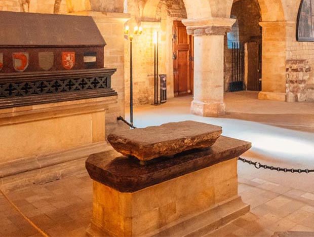 5 Churches: Tomb of Prince Vratislav, founder of St. George's Basilica, Prague