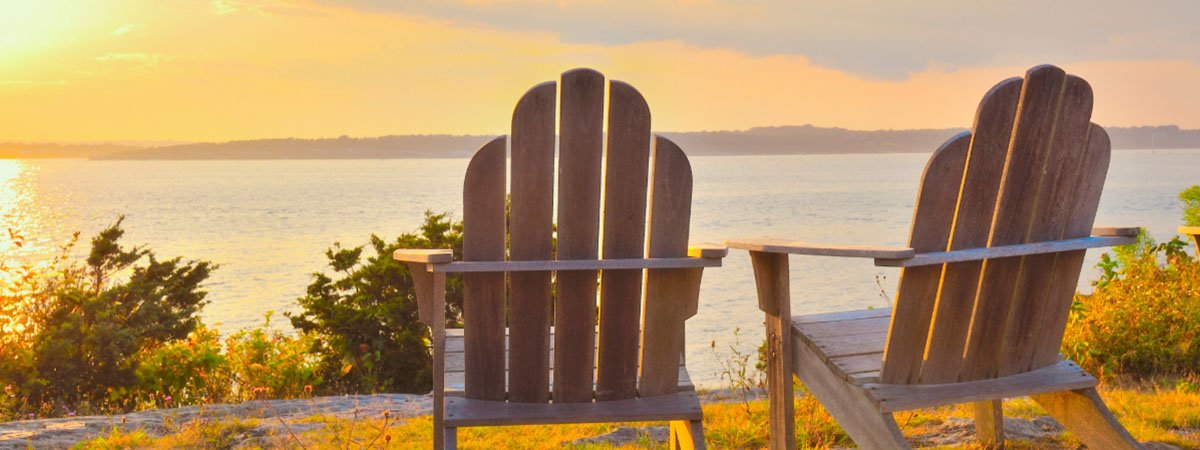 Autumn in Main: 2 deck chairs waiting for you